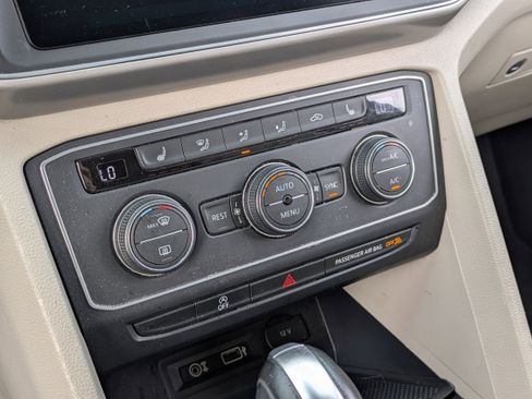 Used 2019 Volkswagen Atlas SE w/ Towing Package image 26