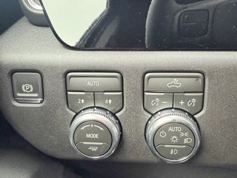 Certified 2023 GMC Sierra 1500 SLT w/ SLT Premium Package image 17