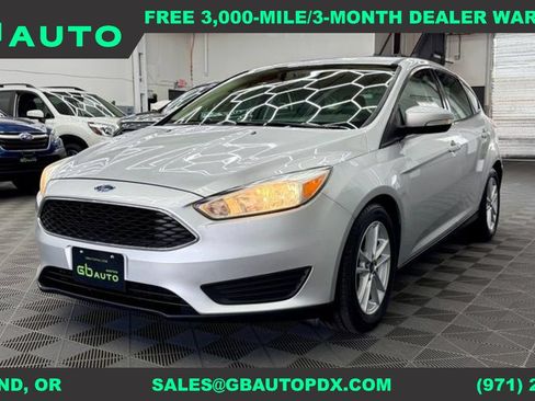 Used 2017 Ford Focus SE FWD image 1