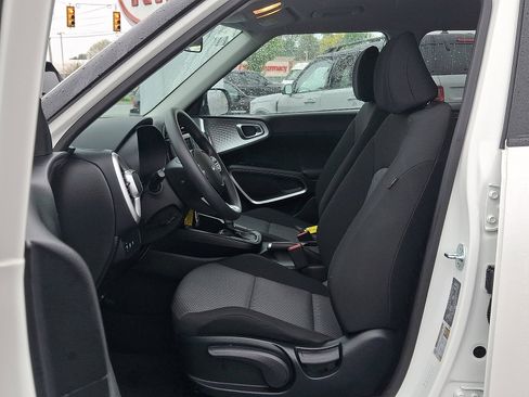 Used 2024 Kia Soul LX w/ Option Group 015 FWD image 13