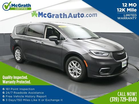 Used 2023 Chrysler Pacifica Touring-L FWD image 1