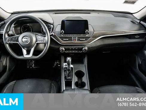 Used 2025 Nissan Altima 2.5 SV FWD image 23