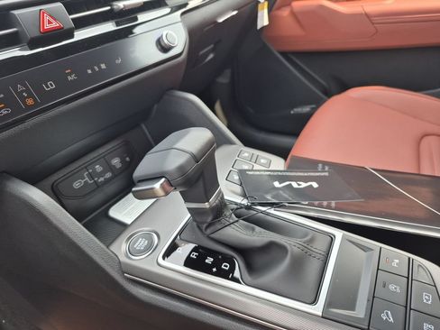 New 2026 Kia Sportage SX AWD/4WD image 9