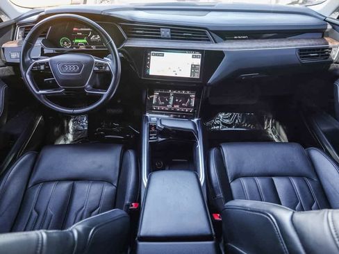 Used 2019 Audi e-tron Prestige w/ Prestige Package image 11