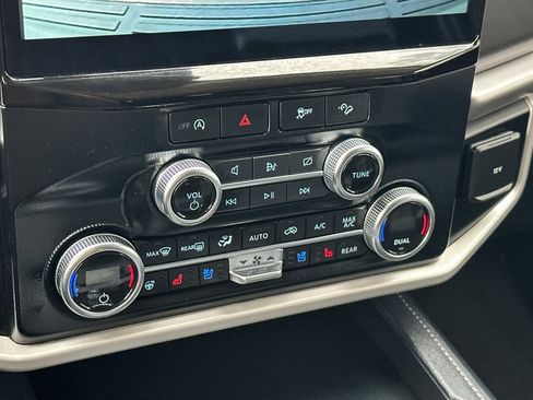 Used 2024 Ford Expedition Max XLT image 22