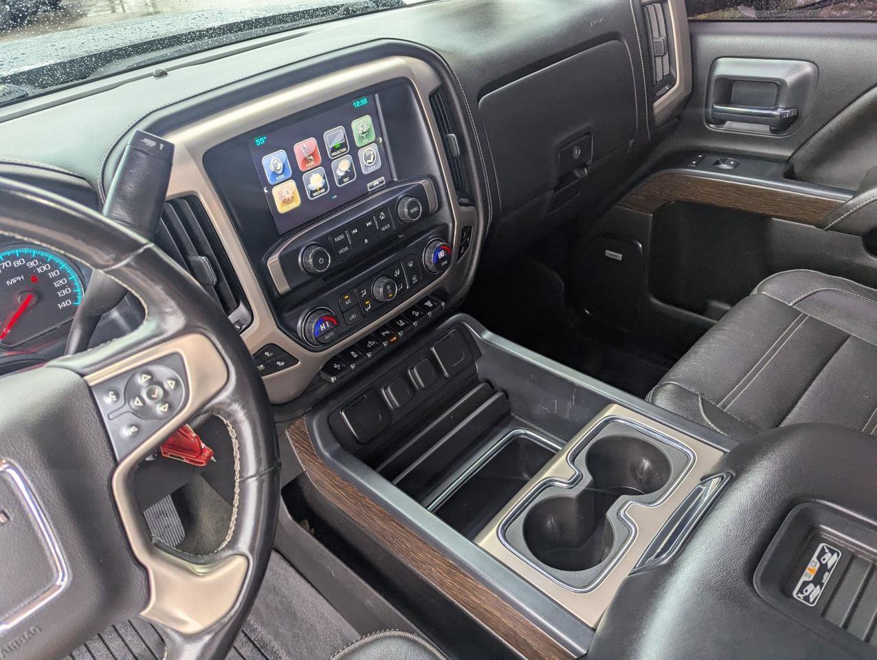 Used 2017 GMC Sierra 2500 Denali w/ Duramax Plus Package AWD/4WD image 18