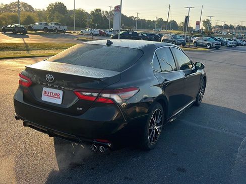 Used 2023 Toyota Camry SE image 6