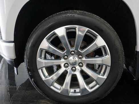 Used 2019 Chevrolet Silverado 1500 High Country w/ Technology Package image 5