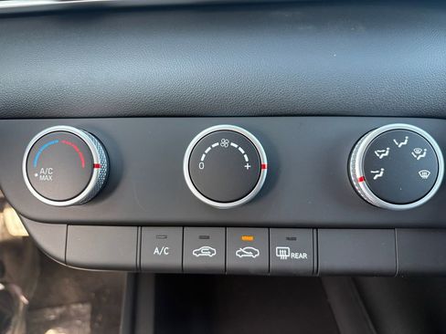 New 2026 Hyundai Elantra SE FWD image 17
