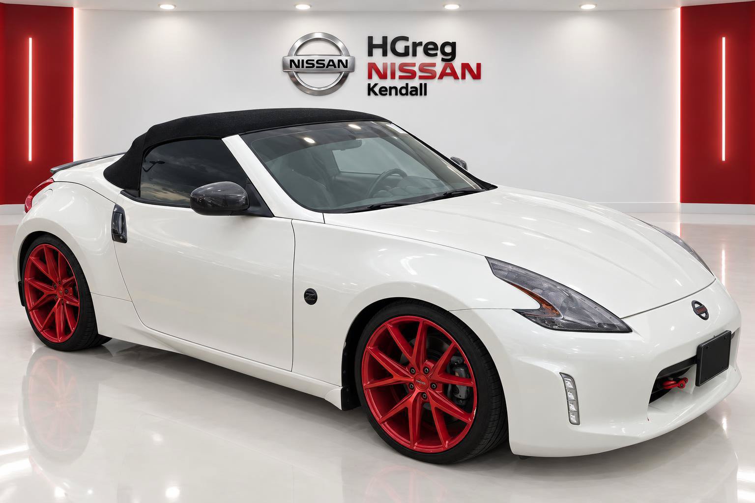 Used 2016 Nissan 370Z Touring RWD image 3