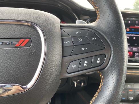 Used 2023 Dodge Durango R/T w/ Hemi Orange Plus Package AWD/4WD image 17