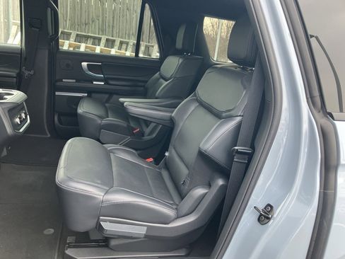 Used 2025 Ford Expedition Max Platinum w/ Stealth Performance Package image 19