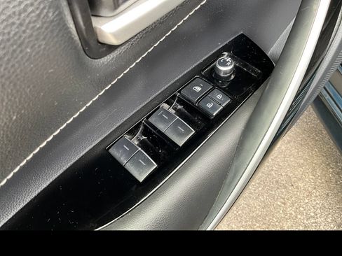 Used 2019 Toyota Corolla XSE FWD image 24