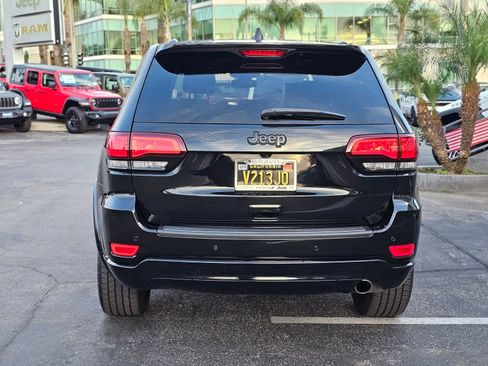 Used 2020 Jeep Grand Cherokee Altitude image 6