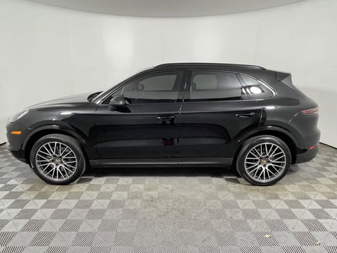 Certified 2023 Porsche Cayenne image 2
