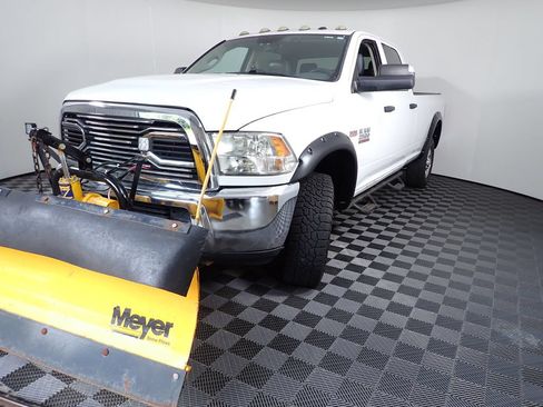 Used 2017 RAM 2500 Tradesman w/ Chrome Appearance Group AWD/4WD image 14
