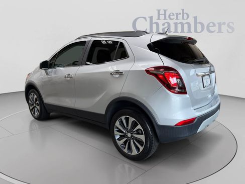 Used 2022 Buick Encore Preferred AWD/4WD image 3