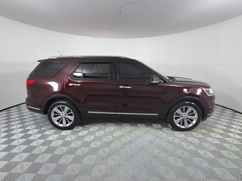 Used 2018 Ford Explorer Limited w/ Equipment Group 301A FWD image 4