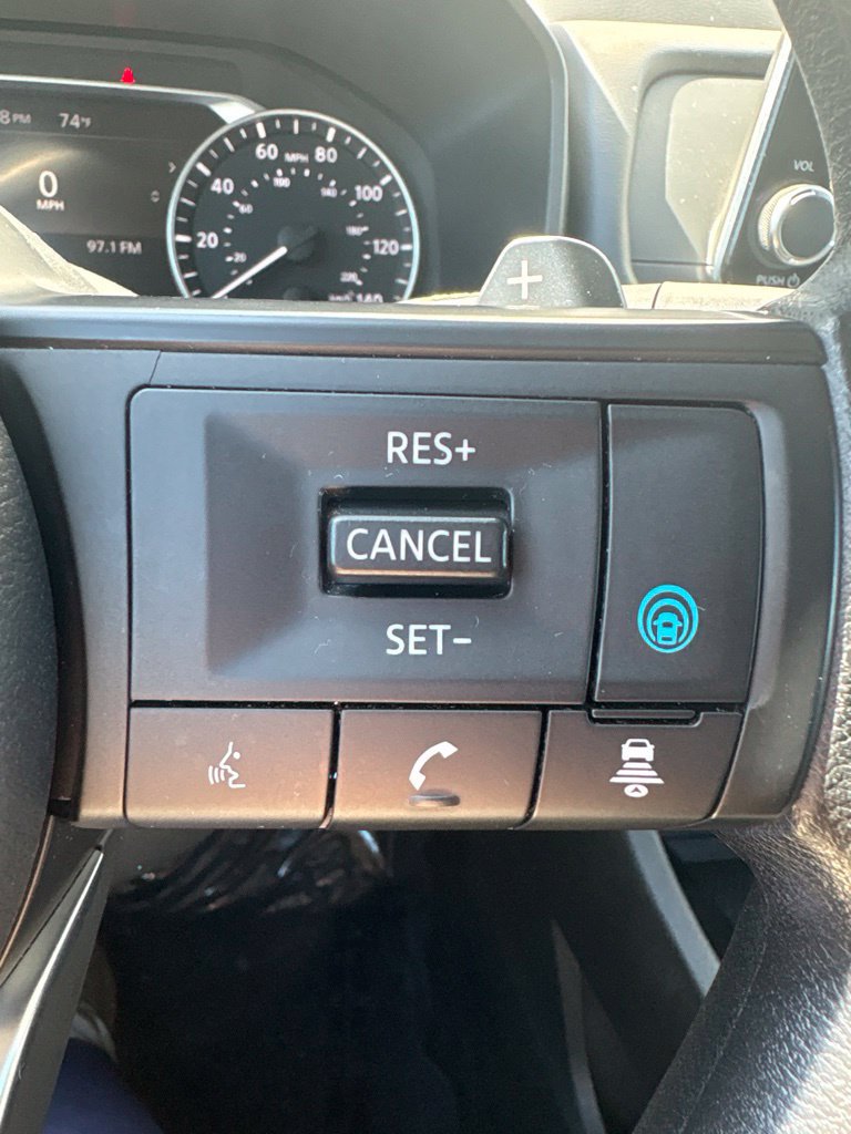 Used 2024 Nissan Rogue SV FWD image 15