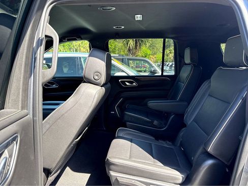 Used 2022 Chevrolet Suburban Premier AWD/4WD image 19