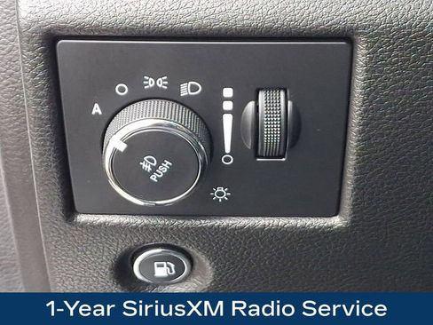 Used 2019 Jeep Grand Cherokee Altitude AWD/4WD image 9