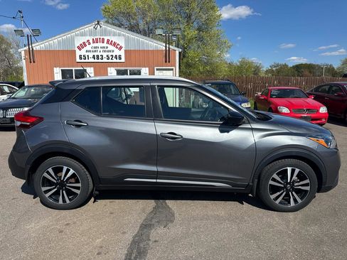 Used 2019 Nissan Kicks SR w/ SR Premium Package FWD image 6
