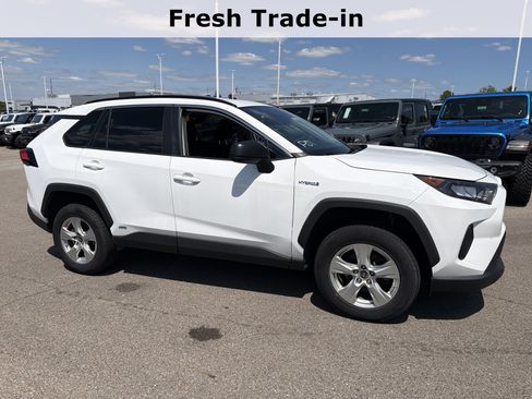 Used 2021 Toyota RAV4 LE AWD/4WD image 11