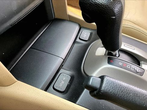 Used 2010 Honda Accord EX-L image 31