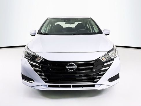 Used 2024 Nissan Versa SV w/ Trunk Package image 2