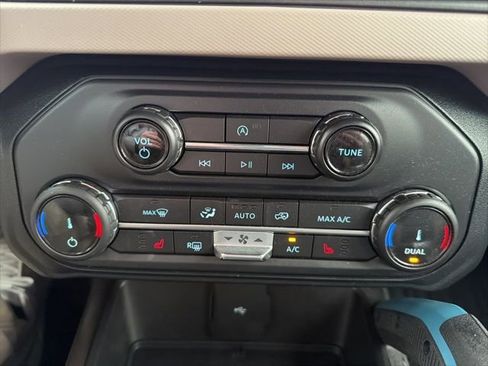 Used 2022 Ford Bronco Wildtrak image 30