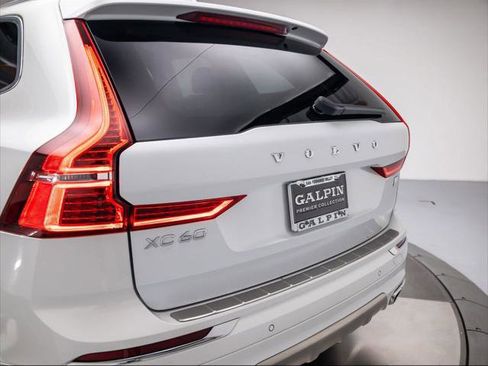 Used 2021 Volvo XC60 T8 Inscription w/ Advanced Package image 37
