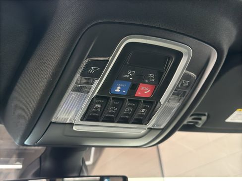 Used 2022 RAM 1500 Big Horn AWD/4WD image 32