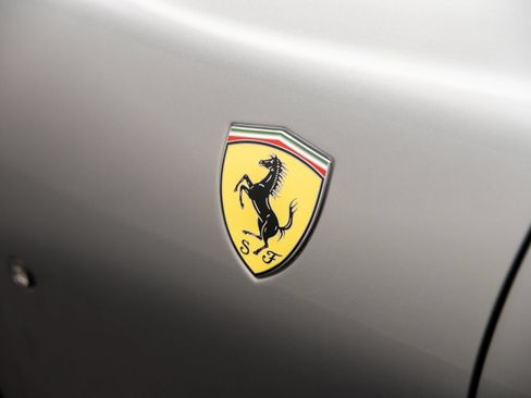 Used 2020 Ferrari 812 Superfast RWD image 26