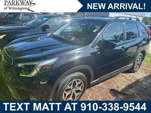 Used 2023 Subaru Forester Premium AWD/4WD image 1