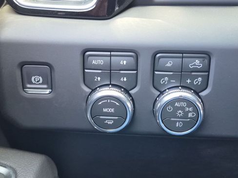 New 2026 GMC Sierra 2500 Denali w/ Denali Reserve Package AWD/4WD image 17