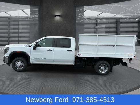 Used 2025 GMC Sierra 3500 Pro w/ Convenience Package AWD/4WD image 8