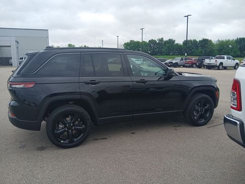 New 2026 Jeep Grand Cherokee Limited image 9