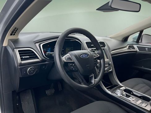 Used 2019 Ford Fusion SE image 11