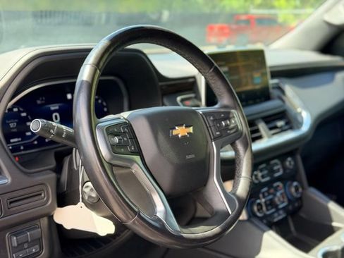 Used 2022 Chevrolet Suburban LT w/ Luxury Package AWD/4WD image 9