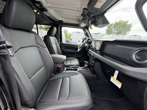New 2025 Jeep Wrangler Sahara w/ Technology Group image 15