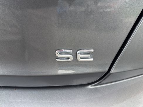 Used 2025 Volkswagen Jetta SE FWD image 31