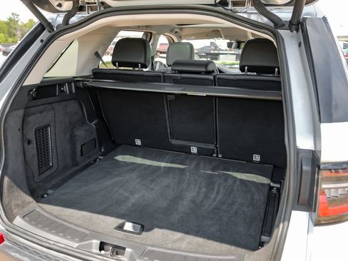 Used 2020 Land Rover Discovery Sport SE image 55