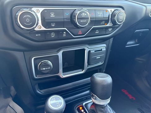 Used 2023 Jeep Gladiator Sport w/ Trailer Tow Package AWD/4WD image 21