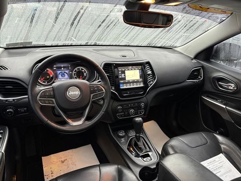 Used 2019 Jeep Cherokee Limited image 11