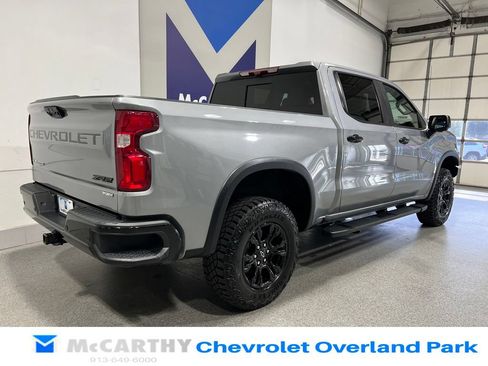 Used 2023 Chevrolet Silverado 1500 ZR2 w/ Technology Package AWD/4WD image 5