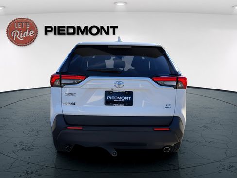 Used 2023 Toyota RAV4 LE image 9