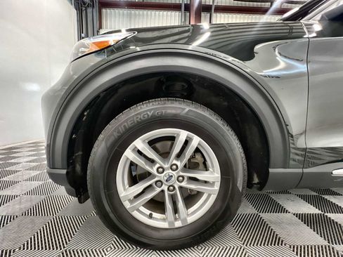 Used 2023 Ford Explorer XLT w/ Equipment Group 202A image 18