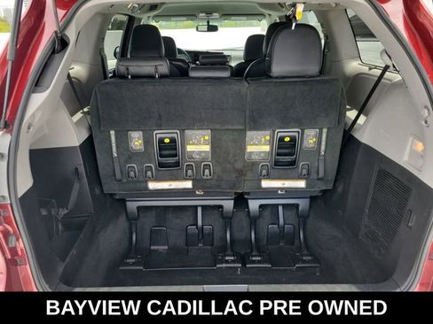 Used 2017 Toyota Sienna SE FWD image 12