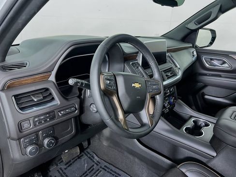 Certified 2023 Chevrolet Suburban High Country w/ LPO, Illumination Package AWD/4WD image 8