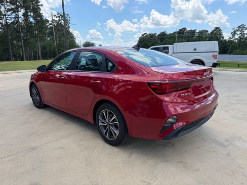 Used 2024 Kia Forte LXS FWD image 3